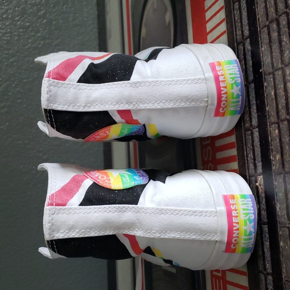CONVERSE Love Wins Pride Anniversary Rainbow Glitter Lightning Bolt Hightops 8 - Picture 4 of 9
